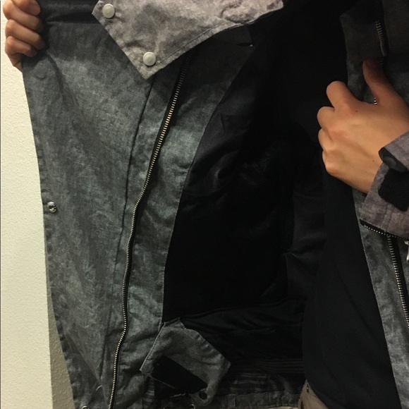 Billabong Snow Jacket - Picture 5 of 6